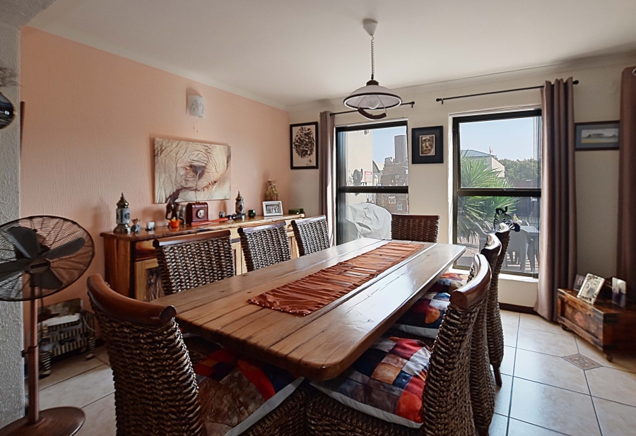 7 Bedroom Property for Sale in Bloubergrant Western Cape